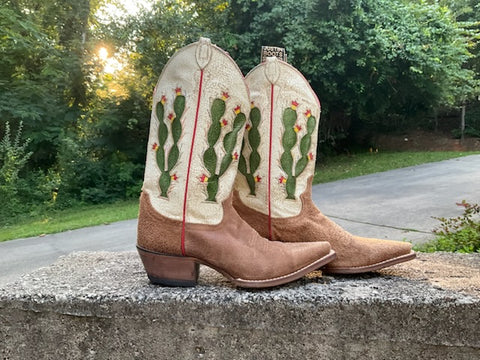 Size 7 women’s Justin boots
