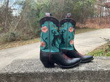 Size 6 women’s Liberty boots