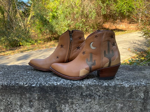 Size 8 women’s Ranch Road boots