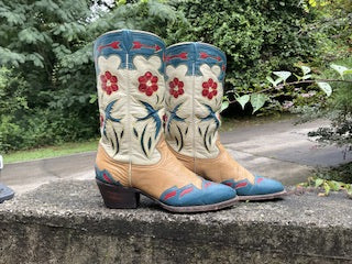 Size 7.5 women’s Montana boots