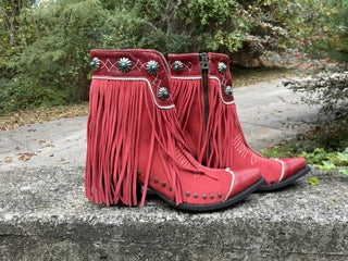 Size 8 women’s Old Gringo for Double D Ranch boots