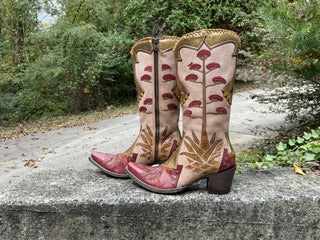 Size 8.5 women’s Old Gringo boots