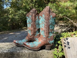 Size 8.5 women’s Corral boots