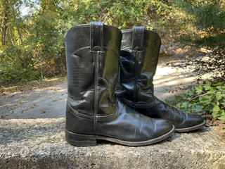 Size 8 women’s Justin boots