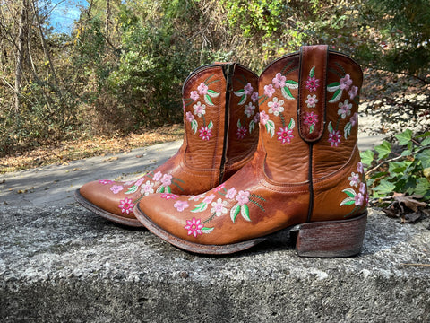 Size 7.5 women’s Old Gringo boots