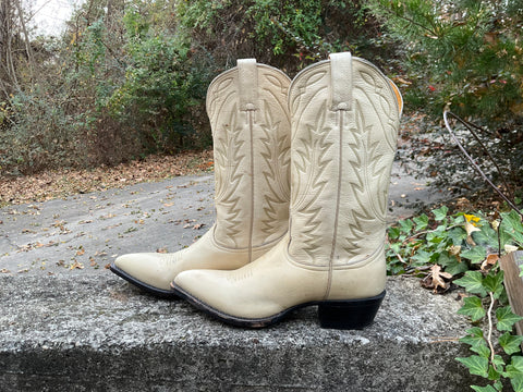 Size 8.5 men’s or 10 women’s Nocona boots