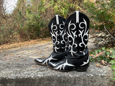 Size 7 women’s Larry Mahan boots