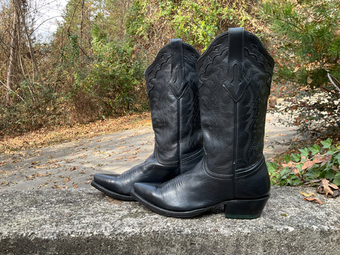 Size 8 women’s Lucchese boots