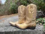 Size 10 women’s Ariat boots