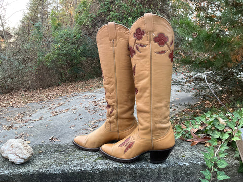 Size 8 women’s Larry Mahan boots