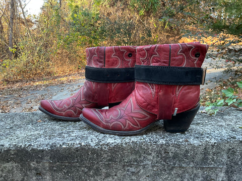 Size 8 women’s Corral boots