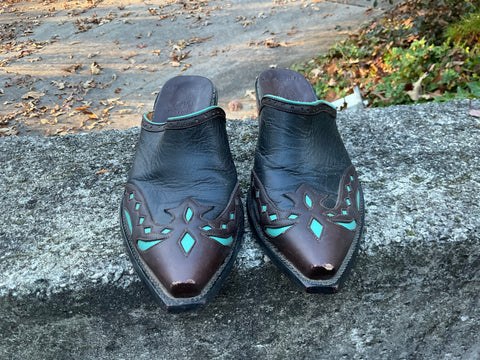 Size 8 women’s Old Gringo mules