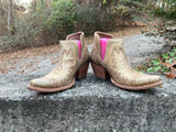 Size 8 women’s Ariat boots