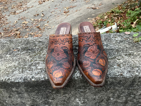 Size 8 women’s Liberty mules