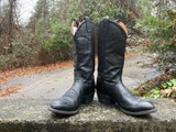 Size 8 men’s or 9.5 women’s Tony Lama boots