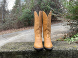 Size 6 women’s Larry Mahan boots