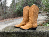Size 6 women’s Larry Mahan boots