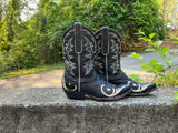 Size 8 women’s Old Gringo boots