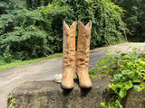 Size 8.5 men’s or 10 women’s Larry Mahan boots