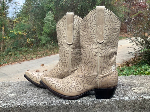 Size 7 women’s Old Gringo boots