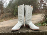 Size 9 women’s Dan Post boots
