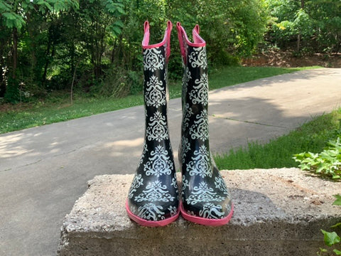 Size 10 women’s rain boots