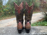 Size 8 women’s Donald Pliner boots