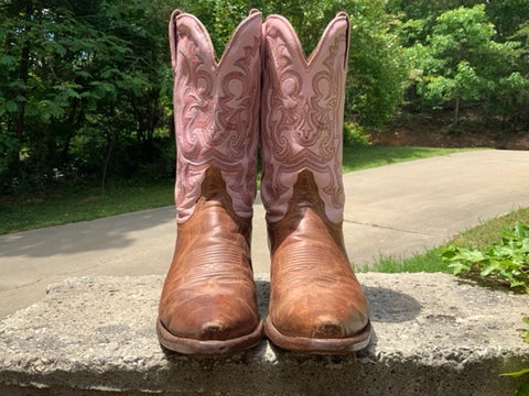 Size 6 women’s Tony Lama boots