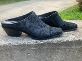 Size 8.5 women’s Lucchese mules