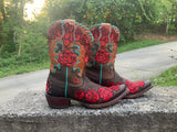 Size 6 women’s Ariat boots