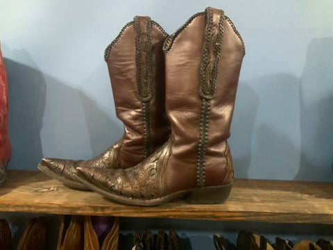 Size 8.5 men’s or 10 women’s Old Gringo boots