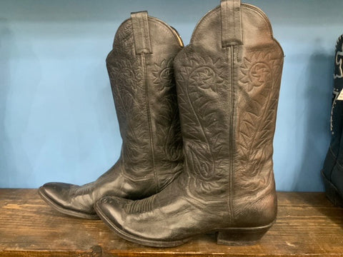 Size 9 women’s Panhandle Slim boots