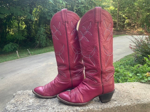 Size 8 women’s Hondo boots
