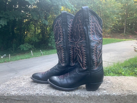 Size 7 women’s Tony Lama boots