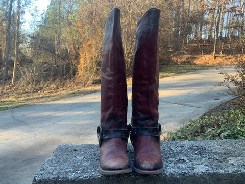 Size 8 women’s Freebird boots