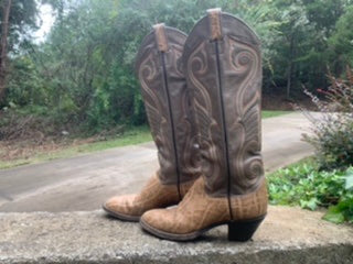 Size 7 women s Larry Mahan boots Bootitude