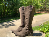 Size 6 women’s Donald Pliner boots