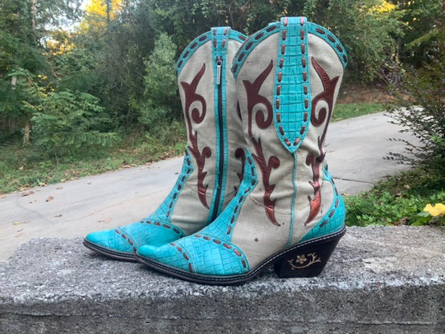 Size 11 women's Donald Pliner boots – Bootitude - Main Image