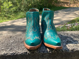 Size 9 women’s Ariat boots