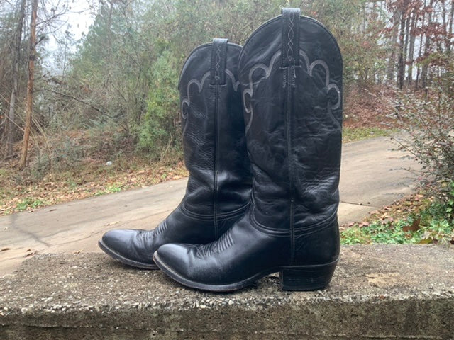 Size 8.5 men s or 10 to 11 women s J. Chisholm boots Bootitude