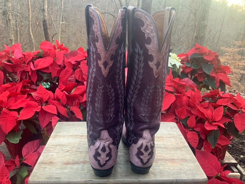 Size 6.5 women’s Ammons boots