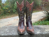 Size 8 women’s Donald Pliner boots