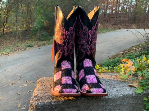 Size 8 women’s Ferrini boots
