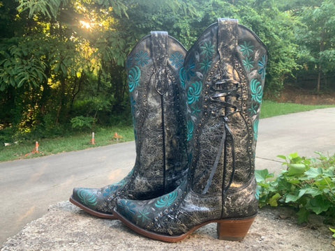 Size 7.5 women’s Corral boots