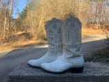 Size 8 men’s or 9.5 women’s Rios of Mercedes boots