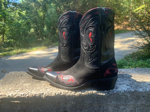 Size 6 women’s Liberty boots