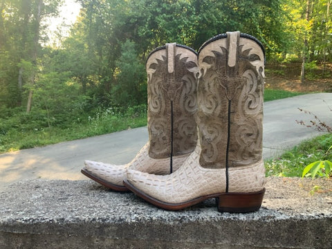 Size 6.5 men’s or 8 women’s Rios of Mercedes boots