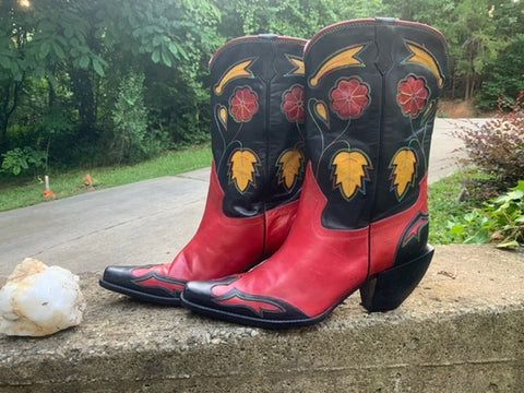 Size 7.5 women’s Donald Pliner boots