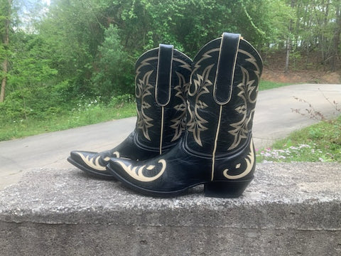 Size 9 women’s Old Gringo boots