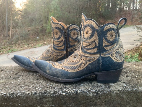 Size 8 women’s Old Gringo boots